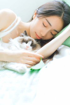 同桌摸着我下面